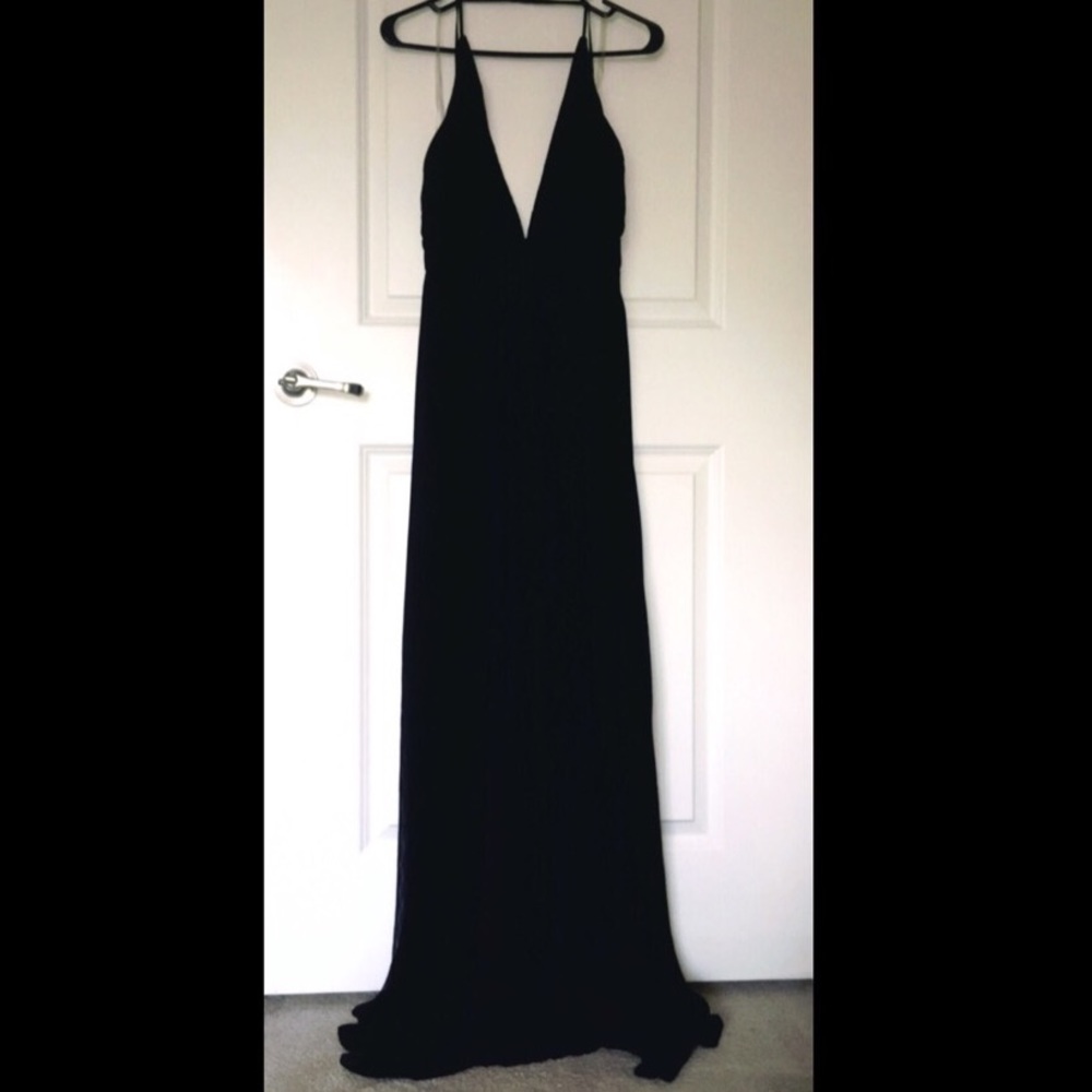 Sexy halter dress. Plunge neck and chiffon skirt.